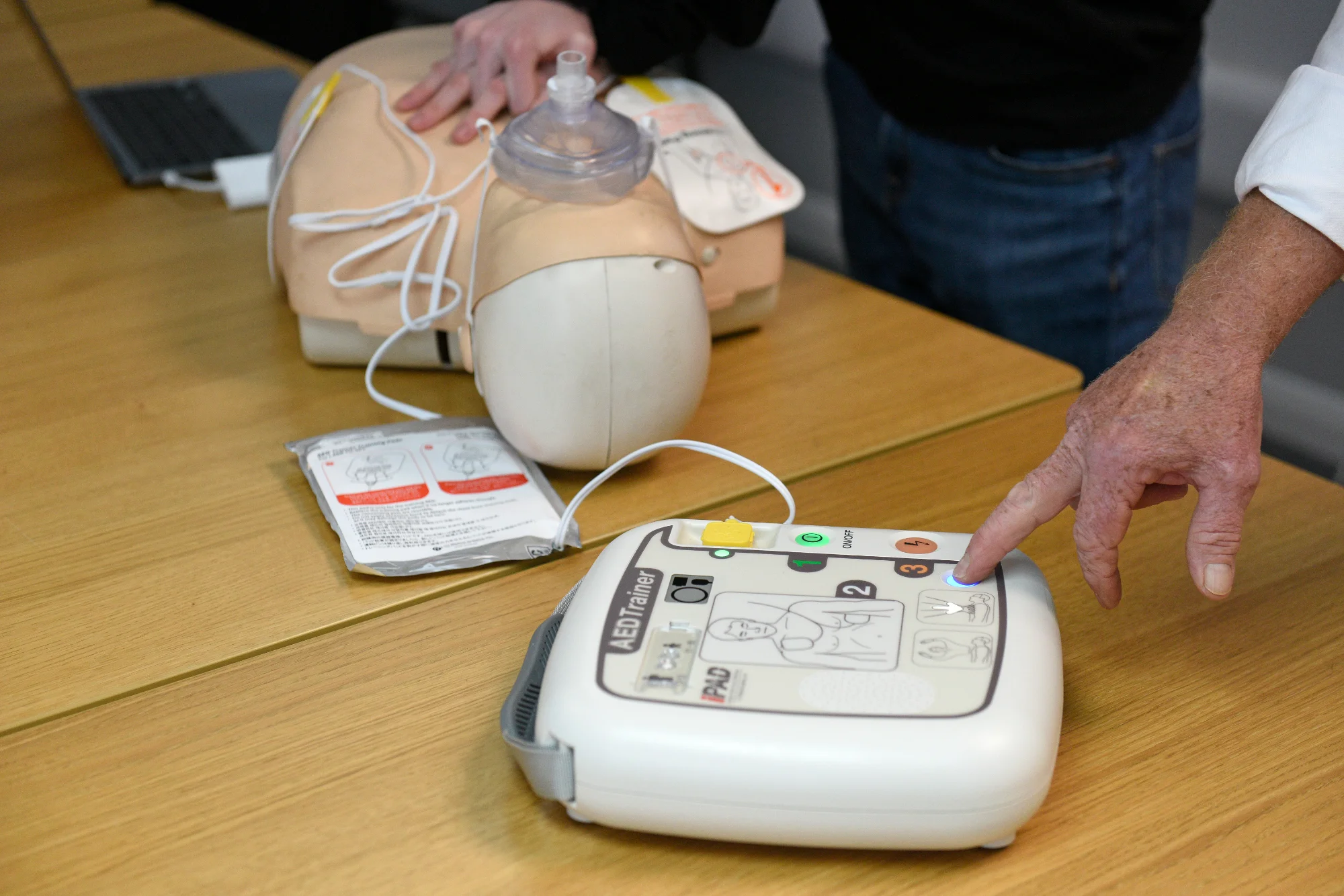 HSE Emergency First Aid at Work Course